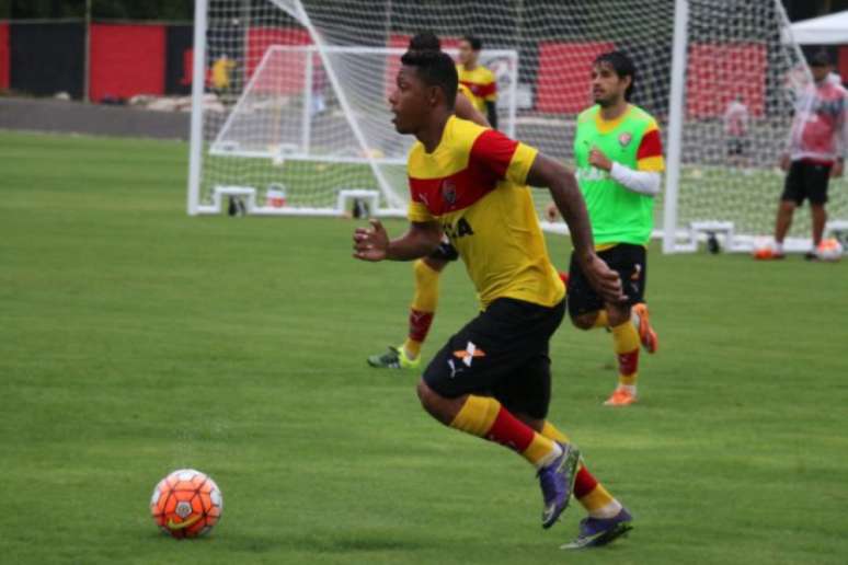 Time treinou na manhã desta segunda-feira (Foto:Divulgação/Site Oficial do Vitória)