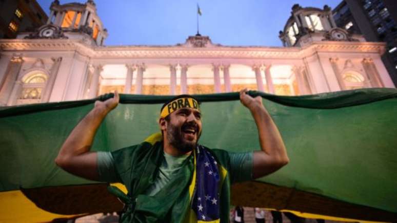 Protestos contra o governo tinham bandeiras pelo fim da corrupção e pela saída de Dilma