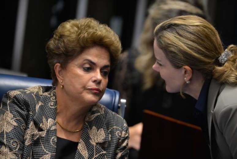 Depoimento de Dilma durou pouco mais de 12 horas