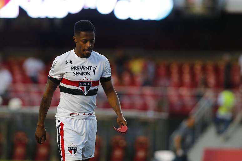 São Paulo, de Michel Bastos, vive mau momento desde a eliminação na semifinal da Libertadores