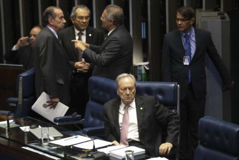 Brasília - O presidente do Supremo Tribunal Federal, Ricardo Lewandowski, conduziu a sessão de julgamento final do impeachment que começou na quinta-feira e será concluída hoje 