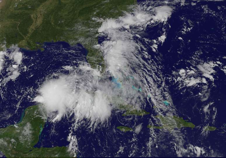 Tempestade pode chegar com força de furacão à Flórida