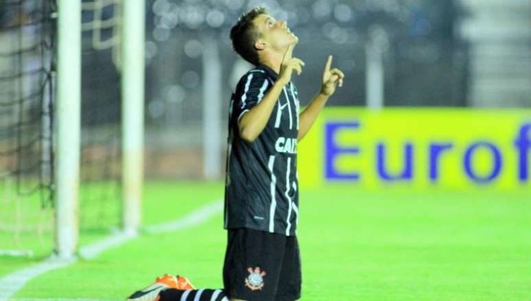 Osmar Loss caminha para mais uma conquista no comando da base do Corinthians (Foto: Divulgação)