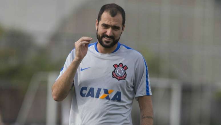 Meio-campista de 37 anos terá vínculo por mais uma temporada com o Corinthians (Foto: Daniel Augusto Jr)