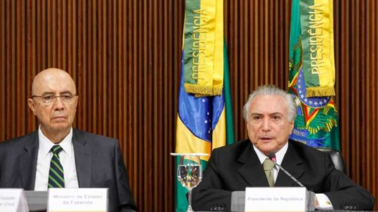 Henrique Meirelles e Temer no anúncio das medidas econômicas 