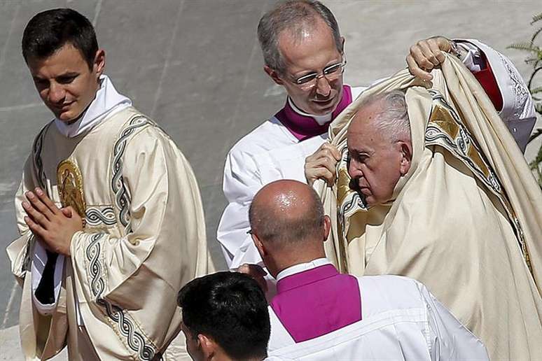 Papa Francisco durante a canonização de Madre Teresa