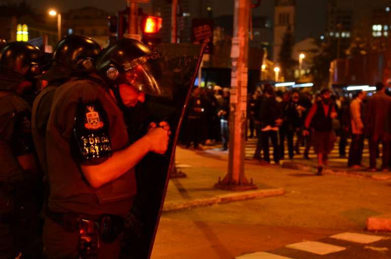 Em meio a protestos no Brasil, presidente quer projetar imagem de que governo funciona sob normalidade