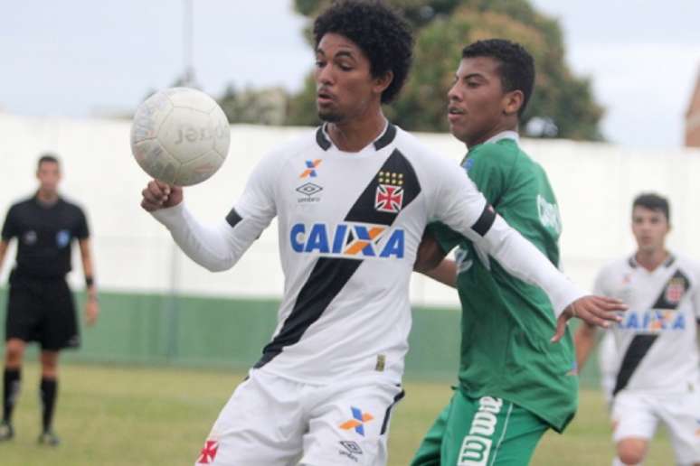 Douglas Luiz é um dos destaques do Vasco (Foto: Paulo Fernandes/Vasco)