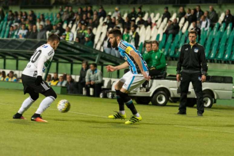 Coritiba goleou o Grêmio por 4 a 0 (Foto: Reinaldo Reginato/Fotoarena/Lancepress!)