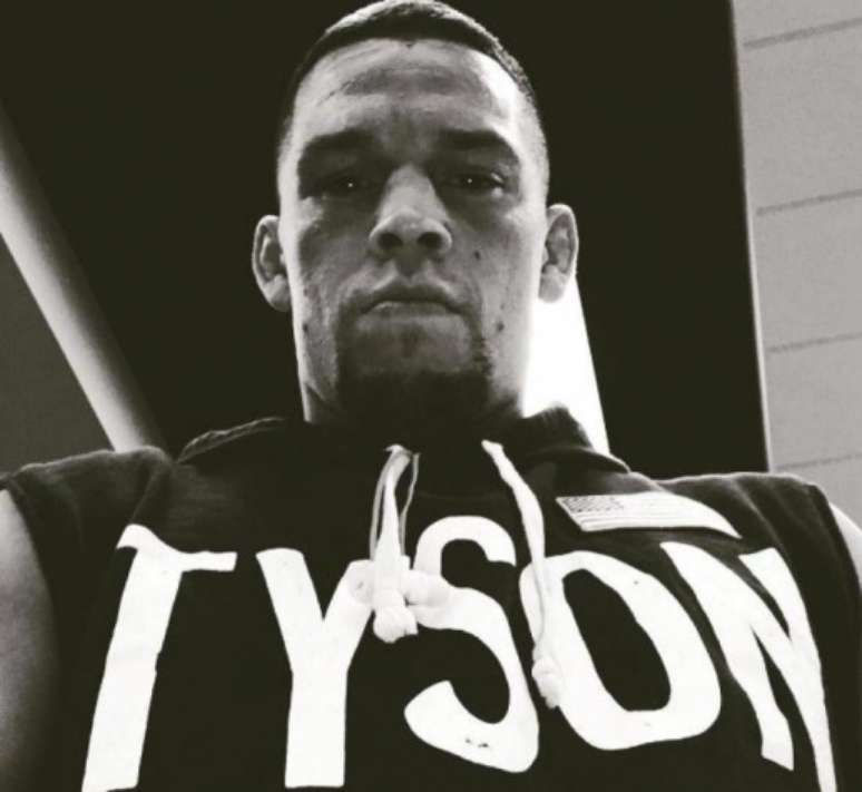 Tyson postou uma foto em que Nate usa uma camisa sua - (Foto: Reprodução)