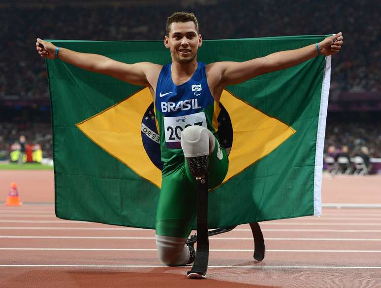 Velocista começa os Jogos Paralímpicos sob forte pressão e pelo menos 10 kg mais pesado do que quando se sagrou campeão em Londres, em 2012. Expectativa está nos 200m T44