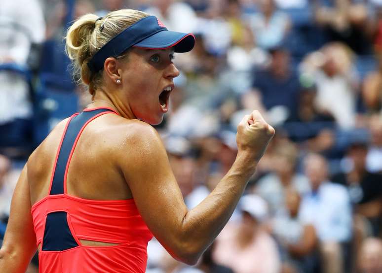 A tenista alemã Angelique Kerber comemora a conquista do título do US Open