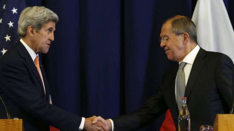 John Kerry e Sergei Lavrov anunciaram detalhes do plano em Genebra