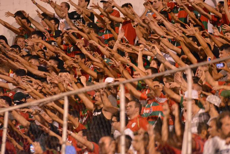 Portuguesa precisa vencer seu jogo no domingo e torcer pelo tropeço do Macaé para evitar o rebaixamento à Série D