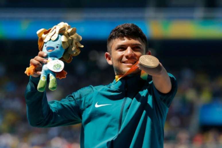 Aos 19 anos, Petrucio conquistou a medalha de ouro nos Jogos Paralímpicos (Foto: Alexandre Urch/MPIX/CPB)