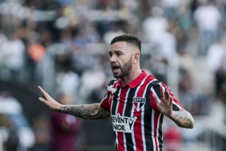 Mena não foi titular nas duas últimas partidas do São Paulo (Foto: Ale Cabral/Lancepress!)