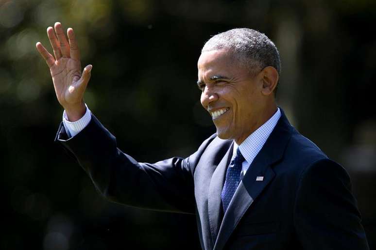 O presidente dos Estados Unidos, Barack Obama, nos jardins da Casa Branca antes antes de viajar para a Filadélfia.