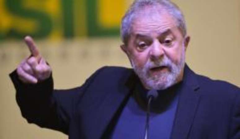 Defesa de Lula diz que denúncia da Operação da Lava Jato é política