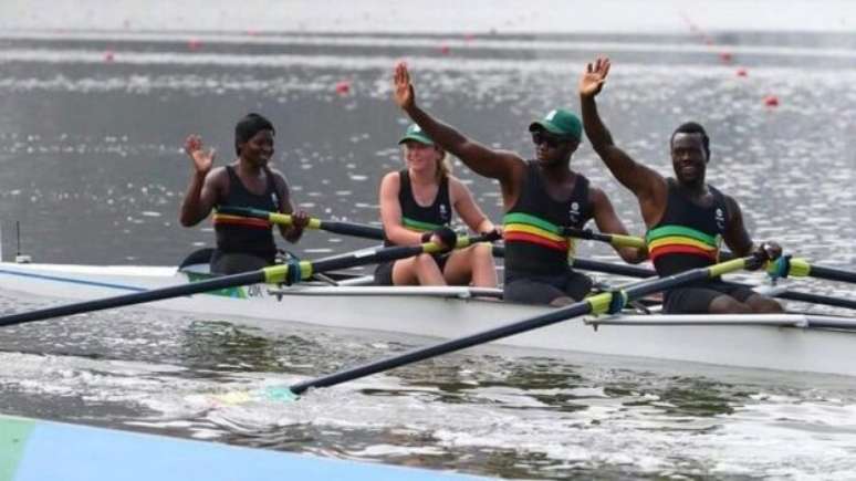 Equipe de remo do Zimbábue foi recrutada cinco meses antes dos Jogos Paralímpicos para competir no Rio