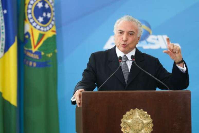 Brasília - Ontem, ao anunciar ações de gestão na saúde pública, o presidente Michel Temer já havia desmentindo a jornada de 12 horas de trabalho 