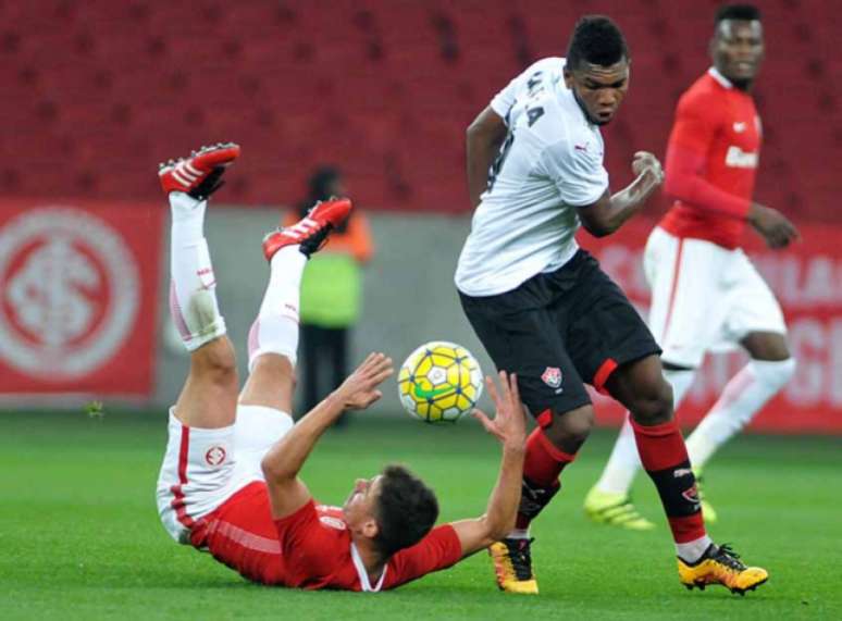 Vitória bateu o Inter por 1 a 0 (Foto: Ricardo Rimoli/AGIF/Lancepress!)