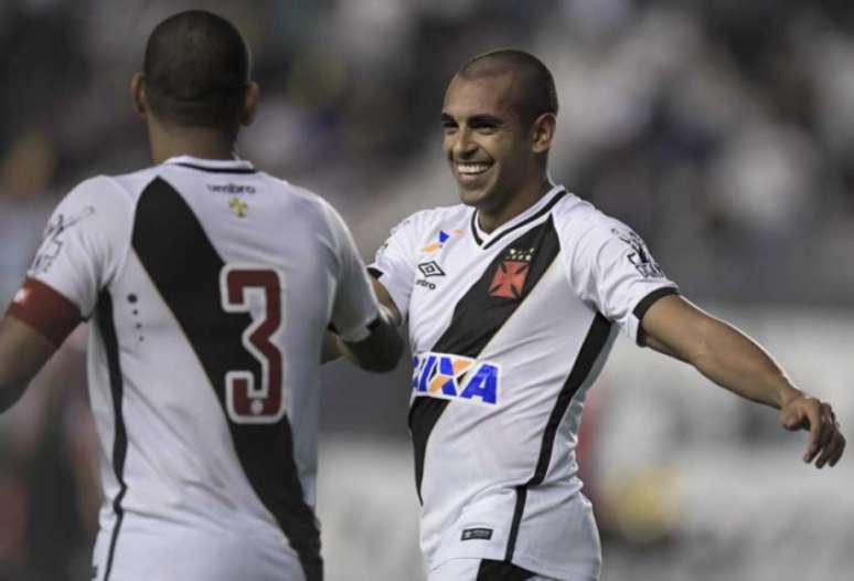 Diante do Joinville, Junior Dutra anotou o seu primeiro gol com a camisa do Vasco (Foto:Jorge Rodrigues/Eleven)