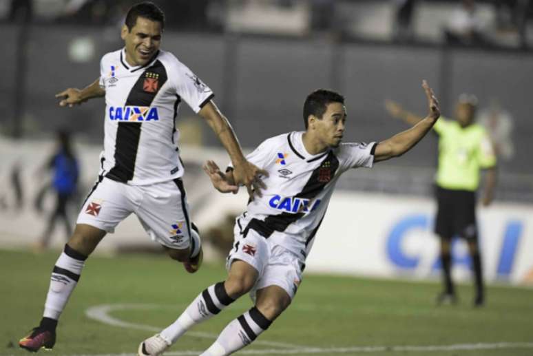 Após triunfo, ambiente em São Januário é de descontração e confiança entre os jogadores (Jorge Rodrigues/Eleven)