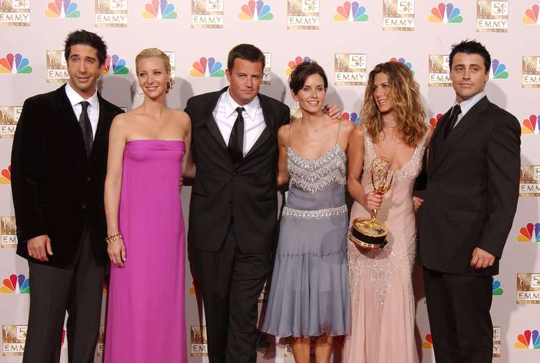 Elenco de Friends na cerimônia do Emmy de 2002