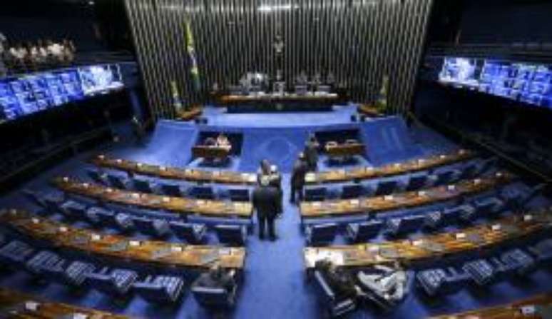 Brasília - Senado faz sessão extraordinária para votar medidas provisórias ()