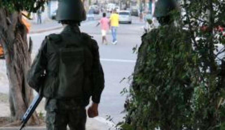 Tropas do Exército enviadas ao Rio para a Olimpíada serão mantidas para a segurança da eleição