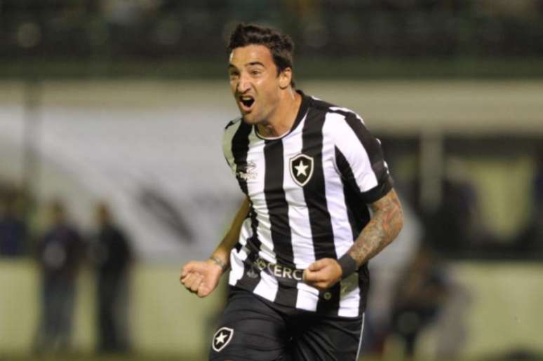 Salgueiro tem apenas um gol na passagem pelo time de General Severiano (Foto: Alex Carvalho/AGIF/LANCE!Press)