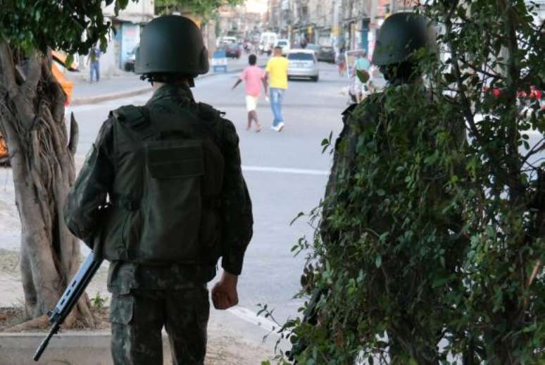 Tropas do Exército enviadas ao Rio para a Olimpíada serão mantidas para a segurança da eleição