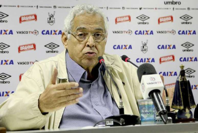 Eurico Miranda convocou a imprensa para uma coletiva nesta quinta-feira (Foto: Paulo Fernandes/Vasco.com.br)