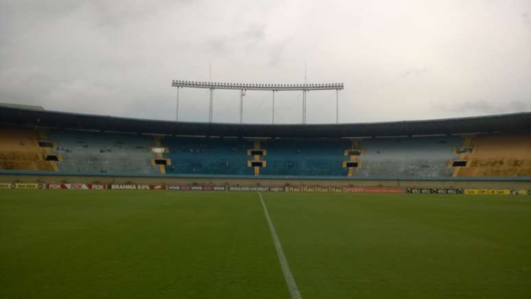 Estádio Serra Dourada é uma das opções para receber o Fla-Flu do Brasileiro (Foto: Bruno Grossi)