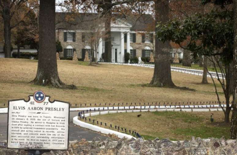 Mansão Graceland, de Elvis Presley, fica em Memphis, Estado americano do Tennessee.