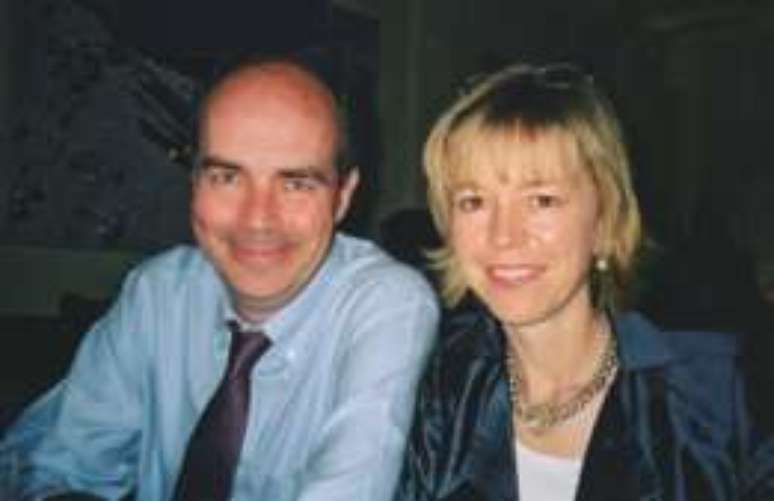 Barbara Want com o marido, Nick Clarke; morte dele impactou saúde dela