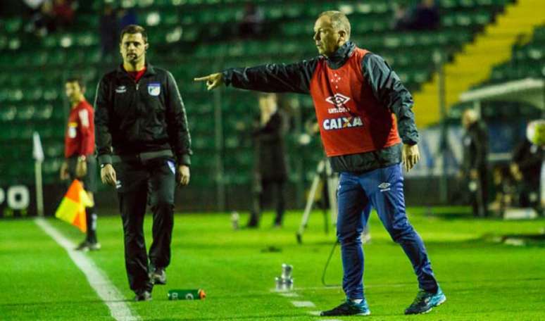 Treinador afirmou que objetivo é ficar na Série A (Foto: Gil Guzzo/Eleven/Lancepress!)