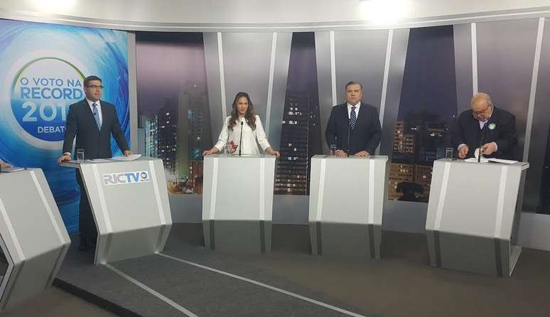 Candidatos à Prefeitura de Curitiba participam de debate na RIC TV, afiliada da Record no Paraná