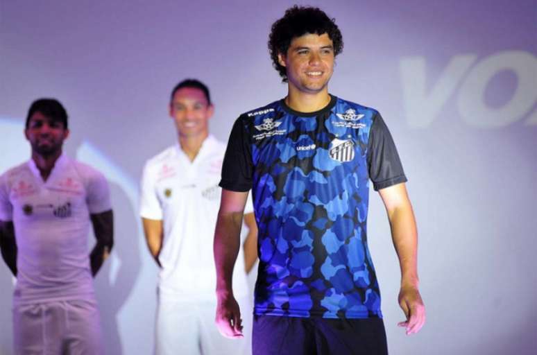 Novo uniforme, ainda não divulgado, será azul (Foto: Ivan Storti/ Santos FC)
