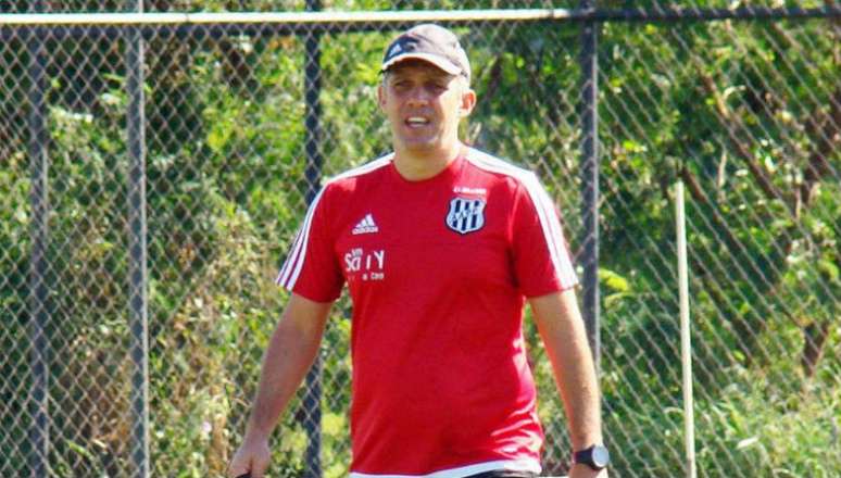 Eduardo Baptista terá pelo menos três desfalques diante do Galo (Foto: Divulgação/Ponte Preta)