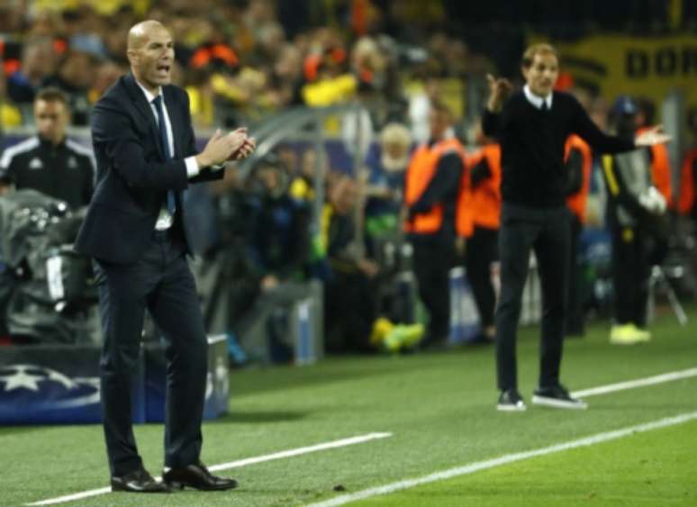 Zidane orienta o Real Madrid no Signal Iduna Park (Odd ANDERSEN / AFP)