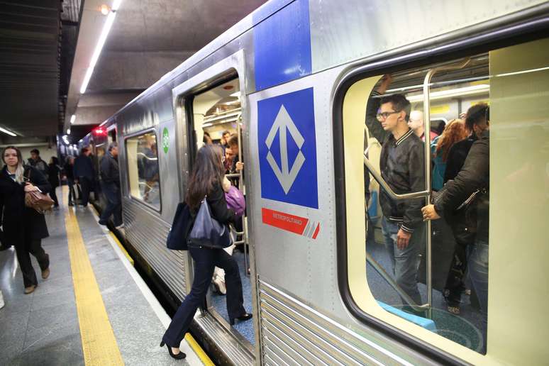 Passageiros do Metrô de São Paulo enfrentaram problemas nesta sexta-feira