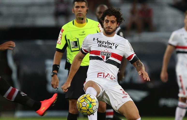 "Temos que ajudar a nós mesmos", disse o volante Hudson sobre a torcida do Palmeiras torcer por uma vitória do São Paulo sobre o Flamengo