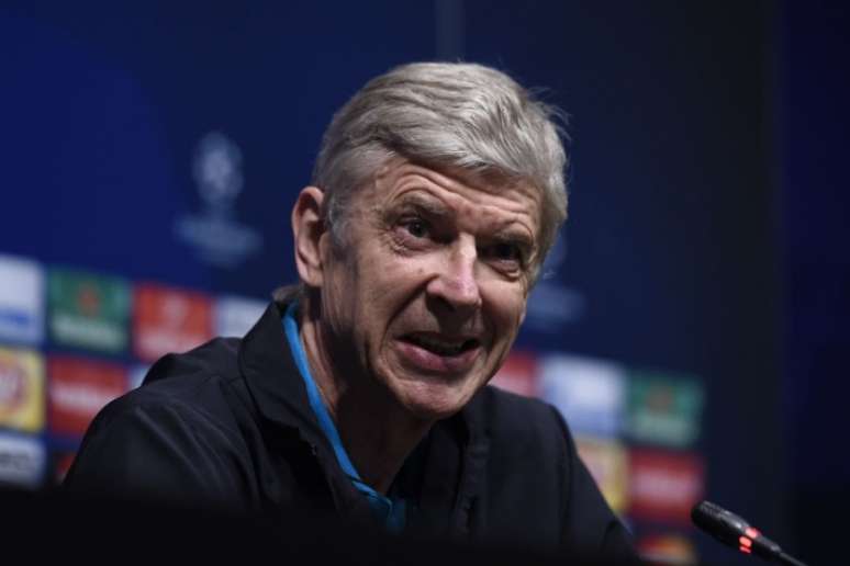 Wenger se sente honrado por ver nome cogitado na seleção inglesa (Foto: Josep Lago / AFP)