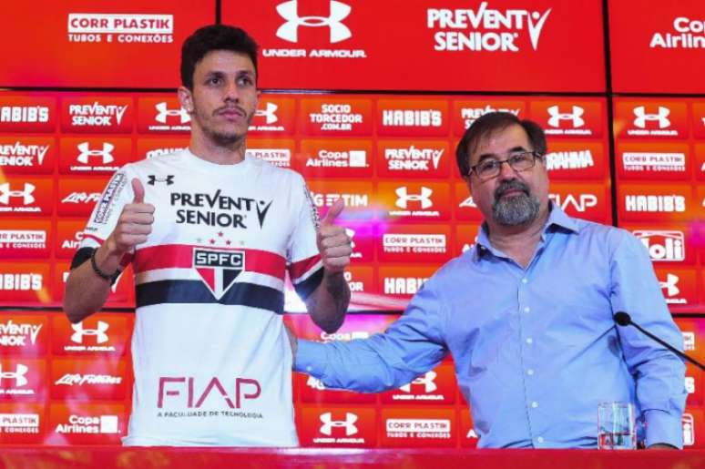 Emprestado pelo São Bernardo, Jean Carlos foi apresentado terça (Foto: Maurício Rummens/Fotoarena/Lancepress!)