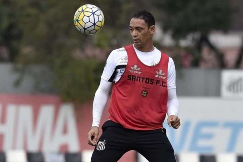 Ricardo Oliveira esteve em campo nesta quinta-feira (Foto: Ivan Storti / Santos FC)
