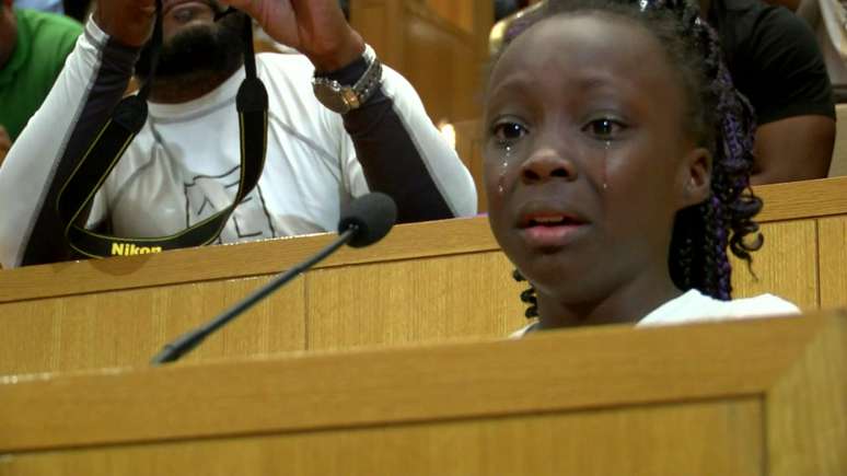 &#034;Somos pessoas negras e não deveríamos ter que sentir este tipo de coisa&#034;, declarou a menina, entre lágrimas.