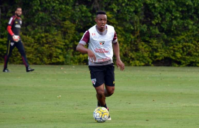 Wellington operou o joelho esquerdo em abril e já está à disposição (Foto: Érico Leonan/saopaulofc.net)