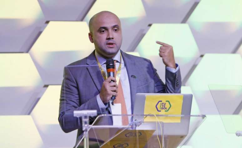 Manoel Flores &eacute; diretor de competi&ccedil;&otilde;es da CBF (Foto: Rafael Ribeiro/CBF)
