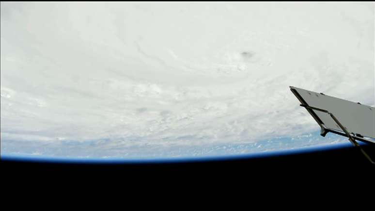 A Estação Espacial Internacional mostrou do alto a impressionante força do furacão Matthew.